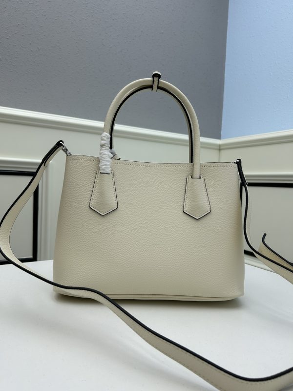 Prada bán túi mua sắm mới DoubleBag Double Series