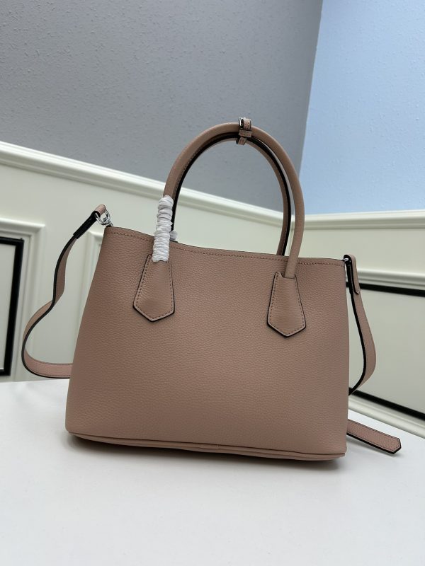 Prada bán túi mua sắm mới DoubleBag Double Series