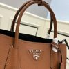 Prada bán túi mua sắm mới DoubleBag Double Series