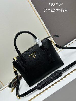 Prada, đôi vai, da bò, đôi tay cầm có thể tháo, đôi tay cầm có thể điều chỉnh, đôi vai có thể tháo