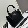 Prada, đôi vai, da bò, đôi tay cầm có thể tháo, đôi tay cầm có thể điều chỉnh, đôi vai có thể tháo