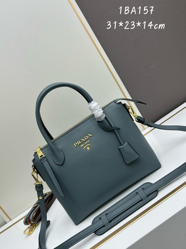 Prada, đôi vai, da bò, đôi tay cầm có thể tháo, đôi tay cầm có thể điều chỉnh, đôi vai có thể tháo