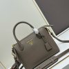Prada, đôi vai, da bò, đôi tay cầm có thể tháo, đôi tay cầm có thể điều chỉnh, đôi vai có thể tháo