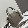 Prada, đôi vai, da bò, đôi tay cầm có thể tháo, đôi tay cầm có thể điều chỉnh, đôi vai có thể tháo