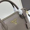 Prada, đôi vai, da bò, đôi tay cầm có thể tháo, đôi tay cầm có thể điều chỉnh, đôi vai có thể tháo
