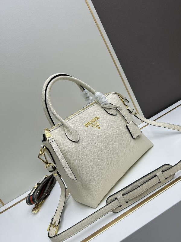 Prada, đôi vai, da bò, đôi tay cầm có thể tháo, đôi tay cầm có thể điều chỉnh, đôi vai có thể tháo