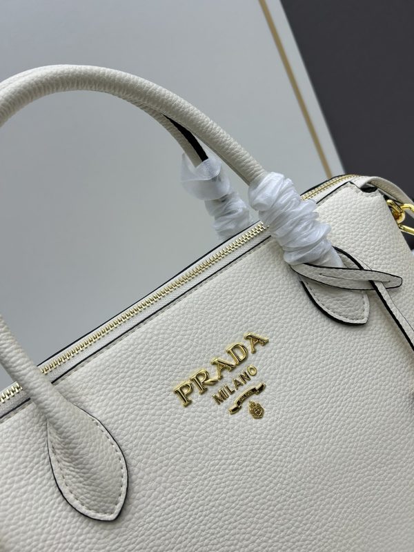 Prada, đôi vai, da bò, đôi tay cầm có thể tháo, đôi tay cầm có thể điều chỉnh, đôi vai có thể tháo