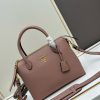 Prada, đôi vai, da bò, đôi tay cầm có thể tháo, đôi tay cầm có thể điều chỉnh, đôi vai có thể tháo