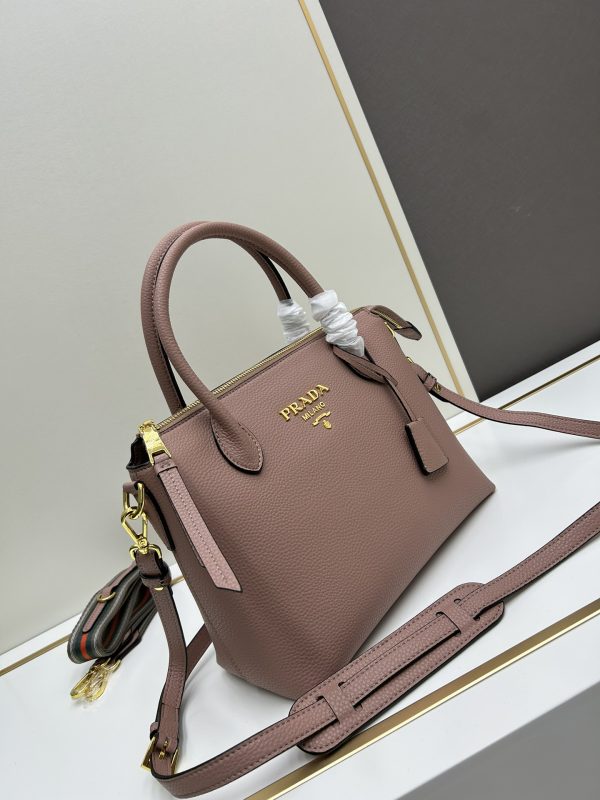 Prada, đôi vai, da bò, đôi tay cầm có thể tháo, đôi tay cầm có thể điều chỉnh, đôi vai có thể tháo