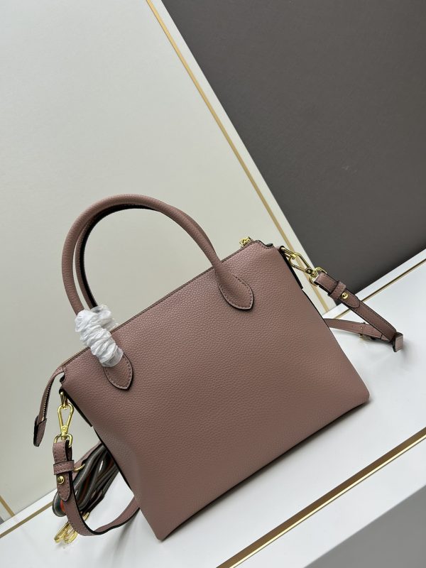 Prada, đôi vai, da bò, đôi tay cầm có thể tháo, đôi tay cầm có thể điều chỉnh, đôi vai có thể tháo