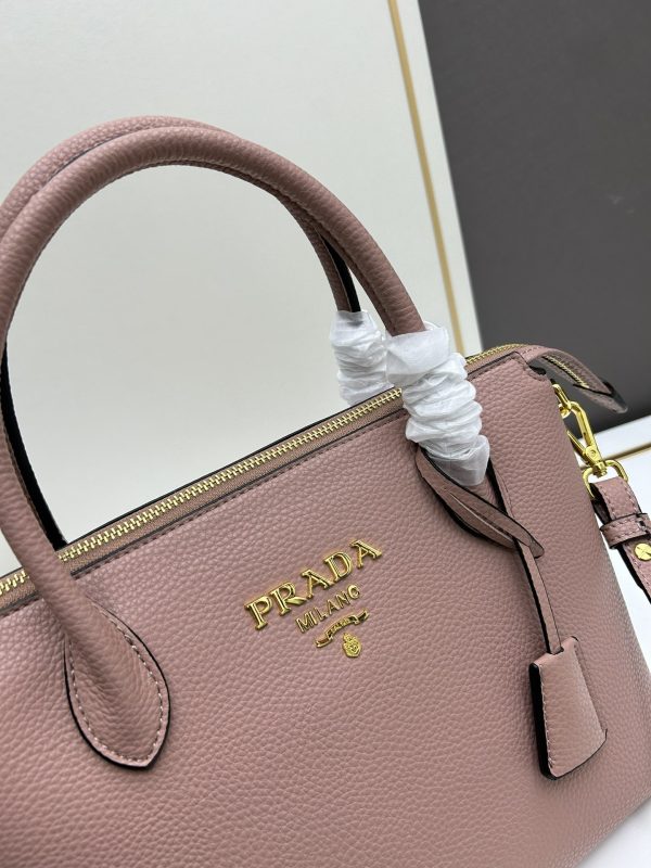 Prada, đôi vai, da bò, đôi tay cầm có thể tháo, đôi tay cầm có thể điều chỉnh, đôi vai có thể tháo