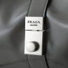 Túi dạo đầu tiên của Prada được làm từ vỏ dầu thơm