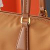 Chiếc túi xách khóa mới của Prada được làm từ da bê và vải vải