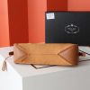 túi xách mới nhất của prada/ túi khóa nylon
