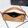 túi xách mới nhất của prada/ túi khóa nylon