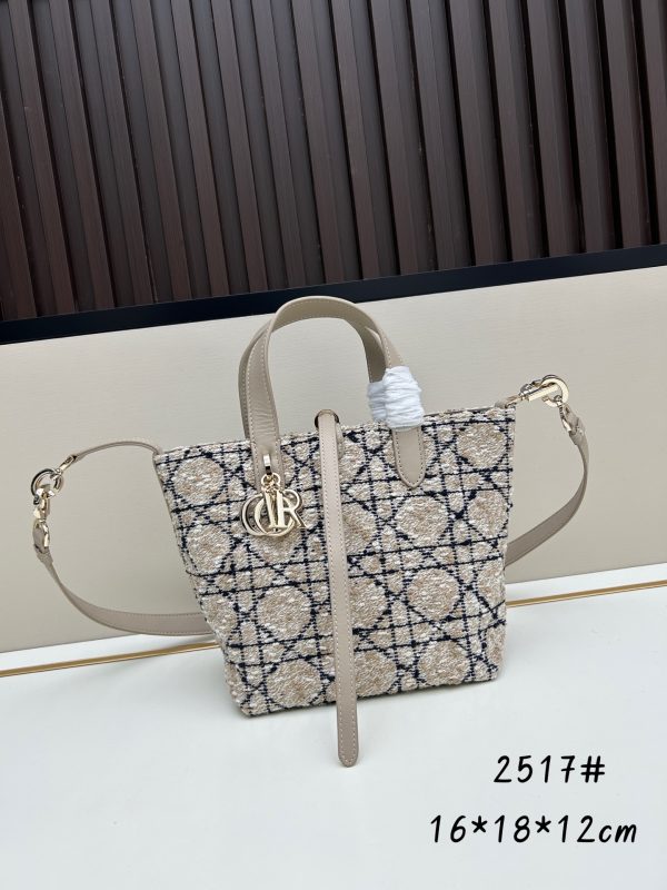 Dior Toujours / Túi xách tay theo chiều dọc