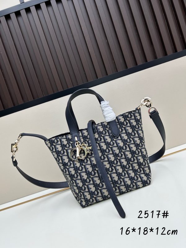 Dior Toujours / Túi xách tay theo chiều dọc