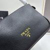 （PRADA) Kiểm tra phong cách thời trang và giải trí