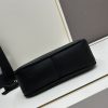 （PRADA) Kiểm tra phong cách thời trang và giải trí