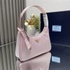 Một phiên bản nâng cấp, Hobo, Kenny, một túi nylon dành cho phụ nữ