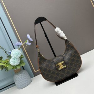 Celine Selling túi vai một bộ đồ cổ mới ❤️