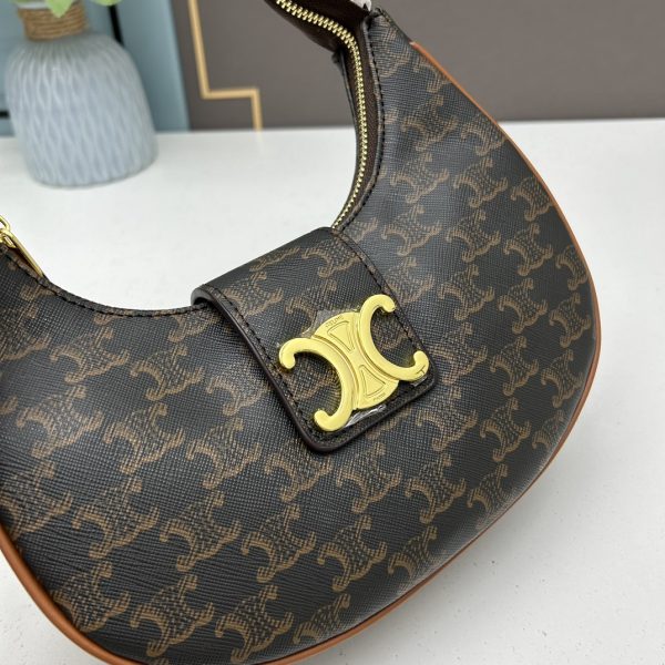 Celine Selling túi vai một bộ đồ cổ mới ❤️