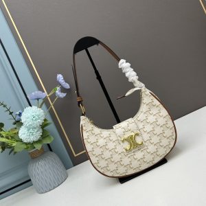 Celine Selling túi vai một bộ đồ cổ mới ❤️