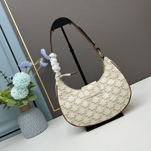 Celine Selling túi vai một bộ đồ cổ mới ❤️