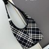Burberry, chiếc giỏ mới nhất của quý cô