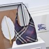 Đây là túi xách mới nhất của Burberry