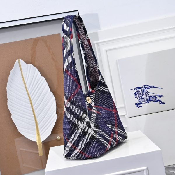 Đây là túi xách mới nhất của Burberry