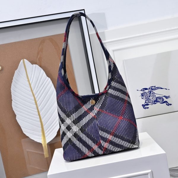 Đây là túi xách mới nhất của Burberry