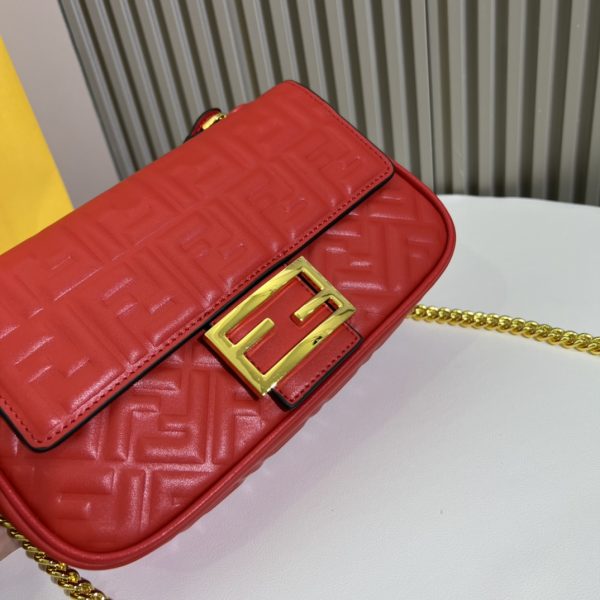BAGUETTE handbag, delicate cowhide 3D relief double F.