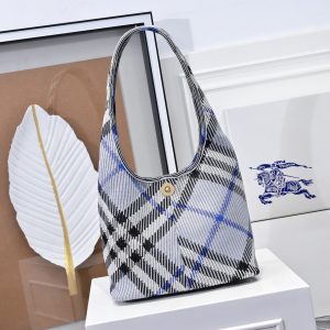 Đây là túi xách mới nhất của Burberry