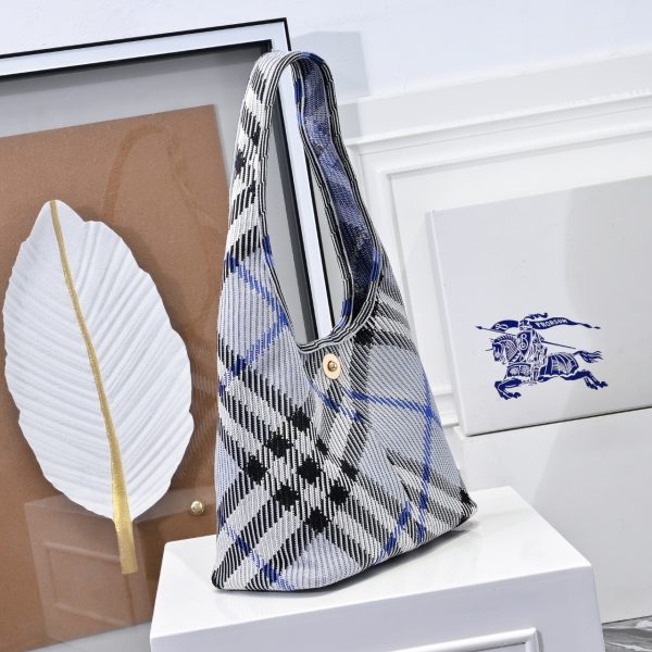 Đây là túi xách mới nhất của Burberry