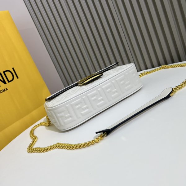 BAGUETTE handbag, delicate cowhide 3D relief double F.