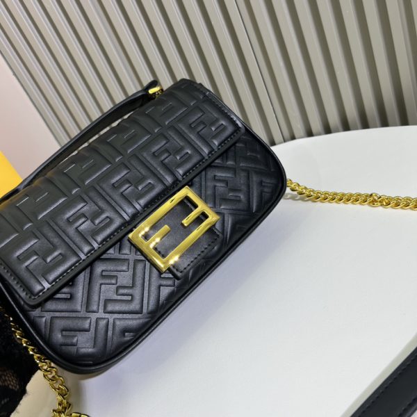 BAGUETTE handbag, delicate cowhide 3D relief double F.