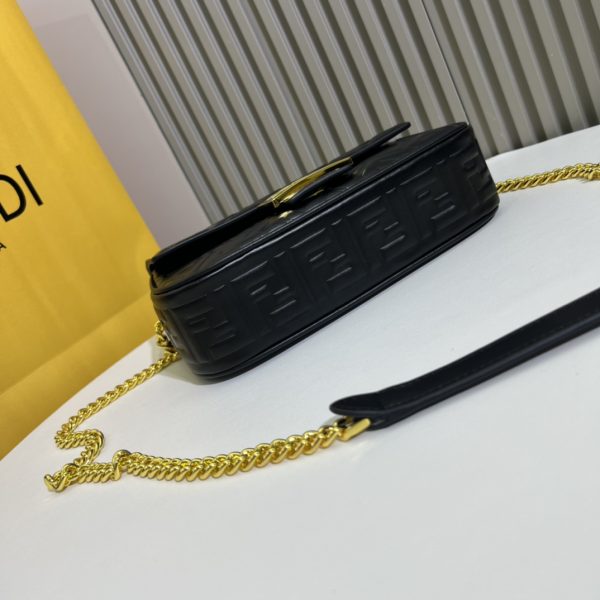 BAGUETTE handbag, delicate cowhide 3D relief double F.