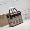 Burberry, ba cái đinh, một túi Tottenham
