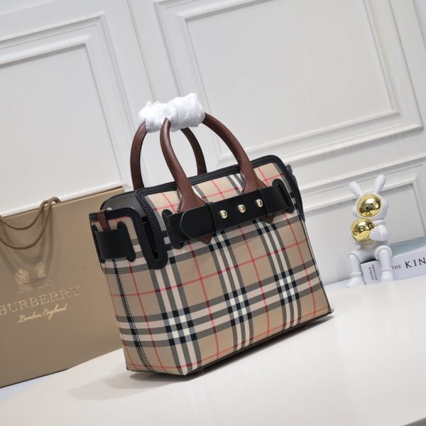 Burberry, ba cái đinh, một túi Tottenham