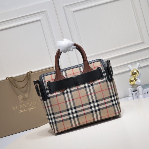 Burberry, ba cái đinh, một túi Tottenham