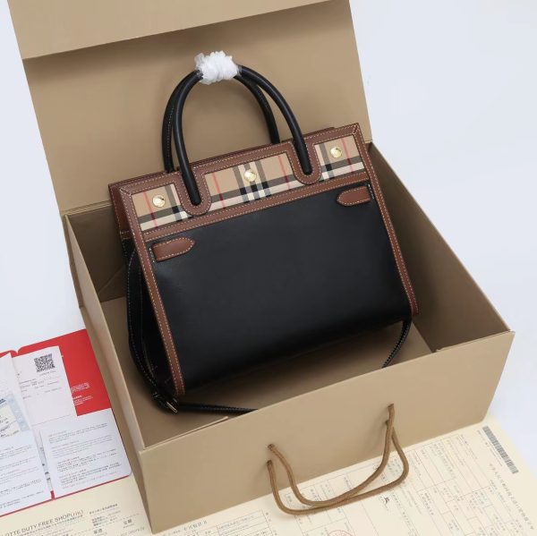Burberry, chiếc túi xách mới tinh xảo “Title-Taylor”