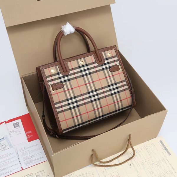 Burberry, chiếc túi xách mới tinh xảo “Title-Taylor”