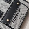 Ba lô Freya mới nhất của Burberry được làm bằng da và vải bông