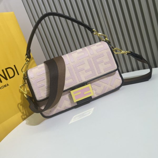 Bộ da đầu hiện tại 2022, chiếc túi mới nhất của Fendi