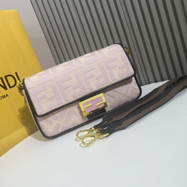 Bộ da đầu hiện tại 2022, chiếc túi mới nhất của Fendi
