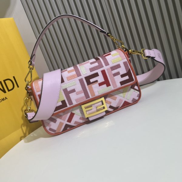 Bộ da đầu hiện tại 2022, chiếc túi mới nhất của Fendi