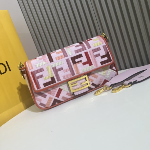 Bộ da đầu hiện tại 2022, chiếc túi mới nhất của Fendi
