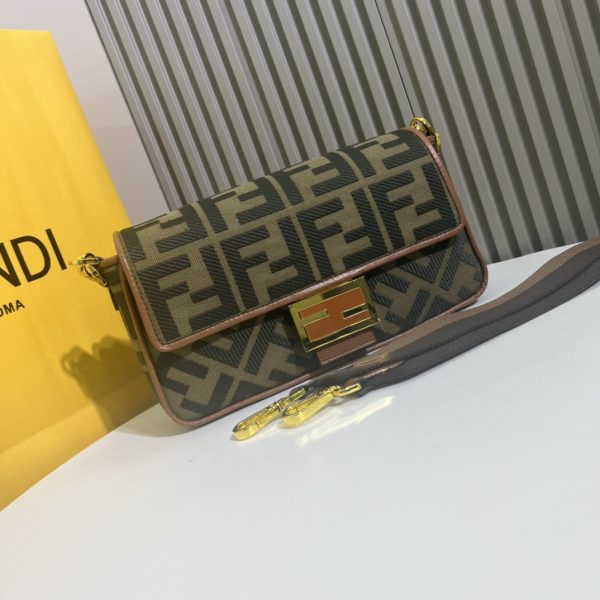 Bộ da đầu hiện tại 2022, chiếc túi mới nhất của Fendi