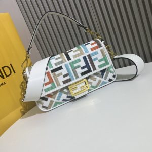 Bộ da đầu hiện tại 2022, chiếc túi mới nhất của Fendi